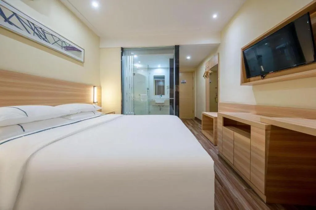 Bed in City Comfort Inn Shanghai International Tourism Resort Disney