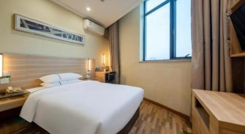 Bed in City Comfort Inn Shanghai International Tourism Resort Disney