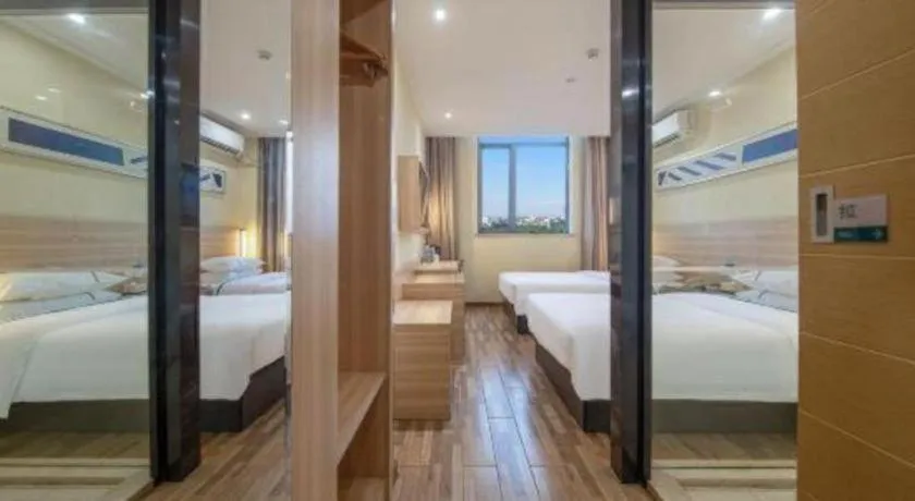 Bed in City Comfort Inn Shanghai International Tourism Resort Disney