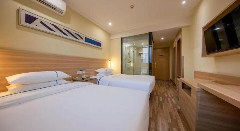 Bed in City Comfort Inn Shanghai International Tourism Resort Disney