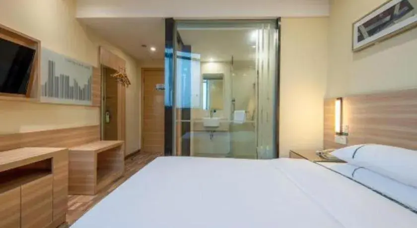 Bed in City Comfort Inn Shanghai International Tourism Resort Disney Bed in City Comfort Inn Shanghai International Tourism Resort Disney