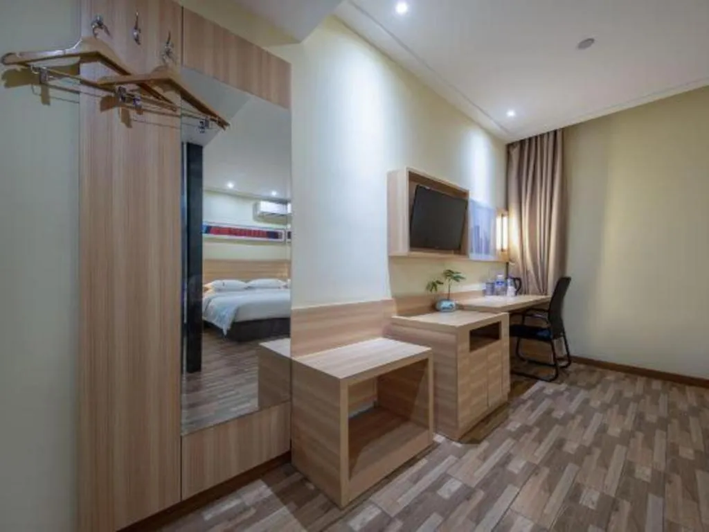 Bed in City Comfort Inn Shanghai International Tourism Resort Disney