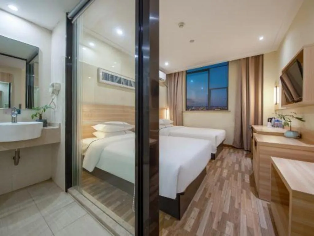 Bed in City Comfort Inn Shanghai International Tourism Resort Disney