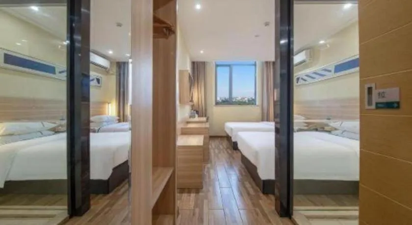 Bed in City Comfort Inn Shanghai International Tourism Resort Disney