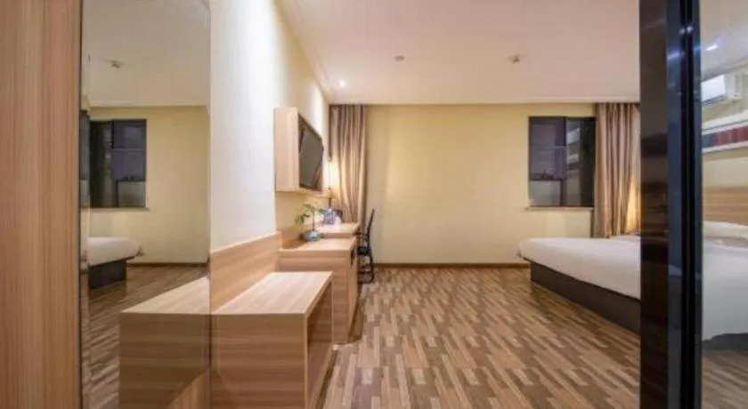 Bed in City Comfort Inn Shanghai International Tourism Resort Disney