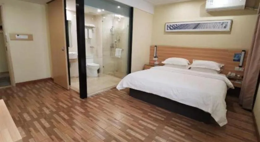 Bed in City Comfort Inn Shanghai International Tourism Resort Disney