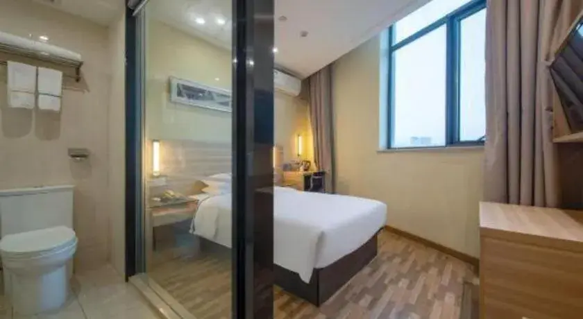 Bed in City Comfort Inn Shanghai International Tourism Resort Disney Bed in City Comfort Inn Shanghai International Tourism Resort Disney