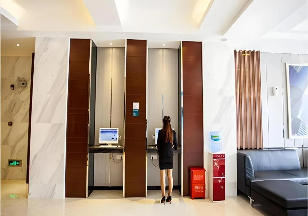 City Comfort Inn Wuhan Dongwu Avenue Light Rail Station