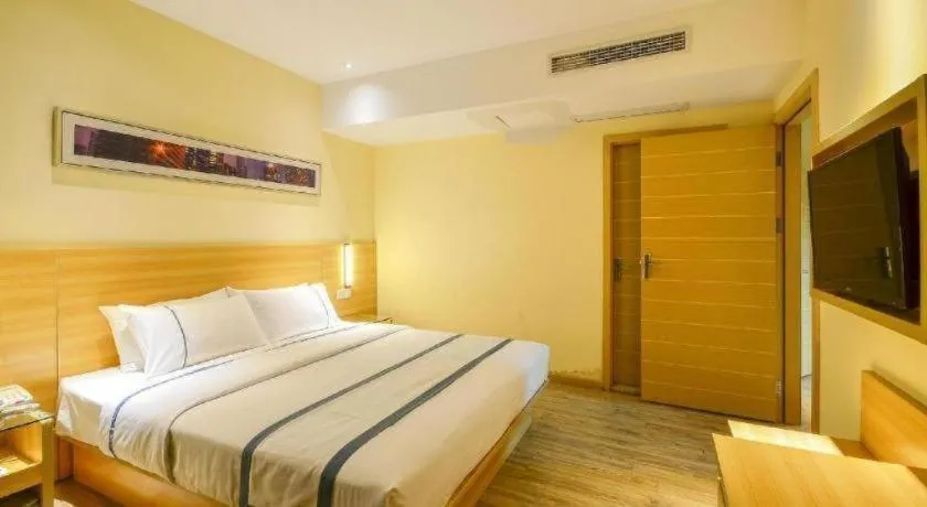 Bed in City Comfort Inn Xiao'gan City Beijing Road