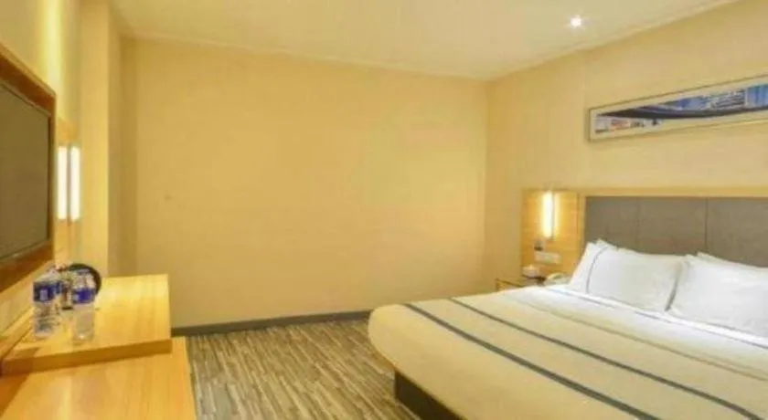 Bed in City Comfort Inn Xiao'gan City Beijing Road