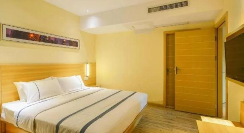 Bed in City Comfort Inn Xiao'gan City Beijing Road