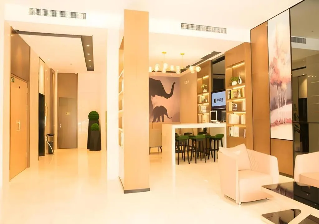 JTOUR Inn Hechi Yizhou Municipal Central Plaza