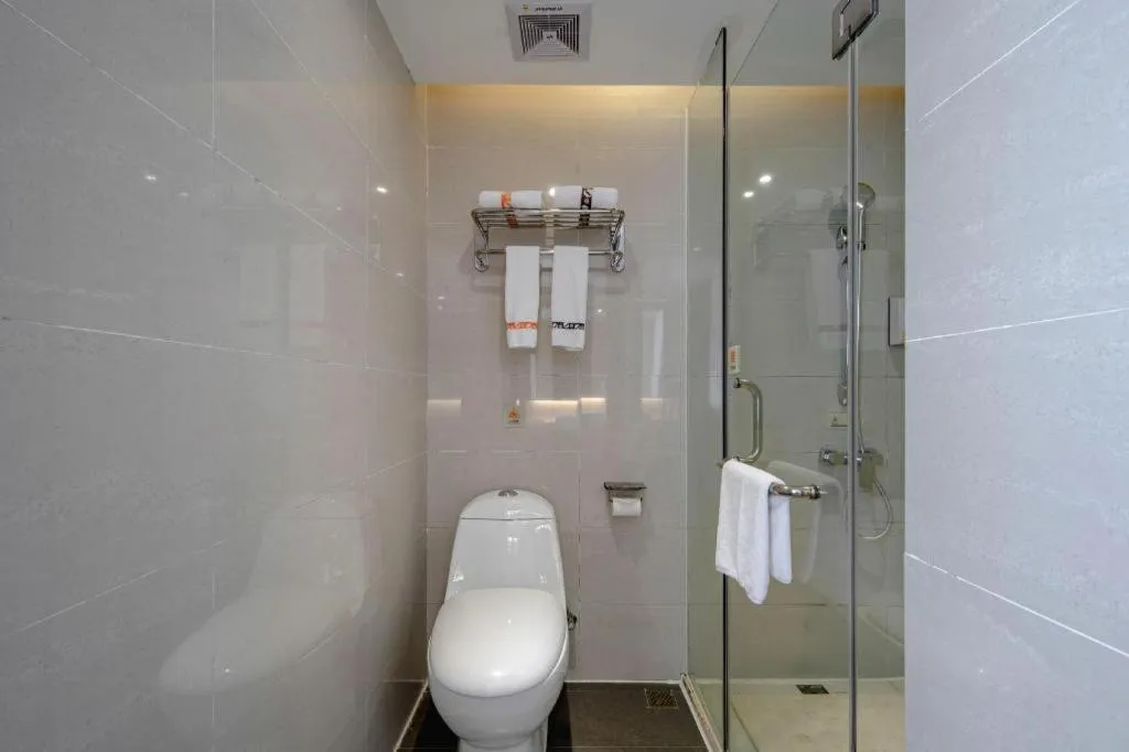 JTOUR Inn Hechi Yizhou Municipal Central Plaza