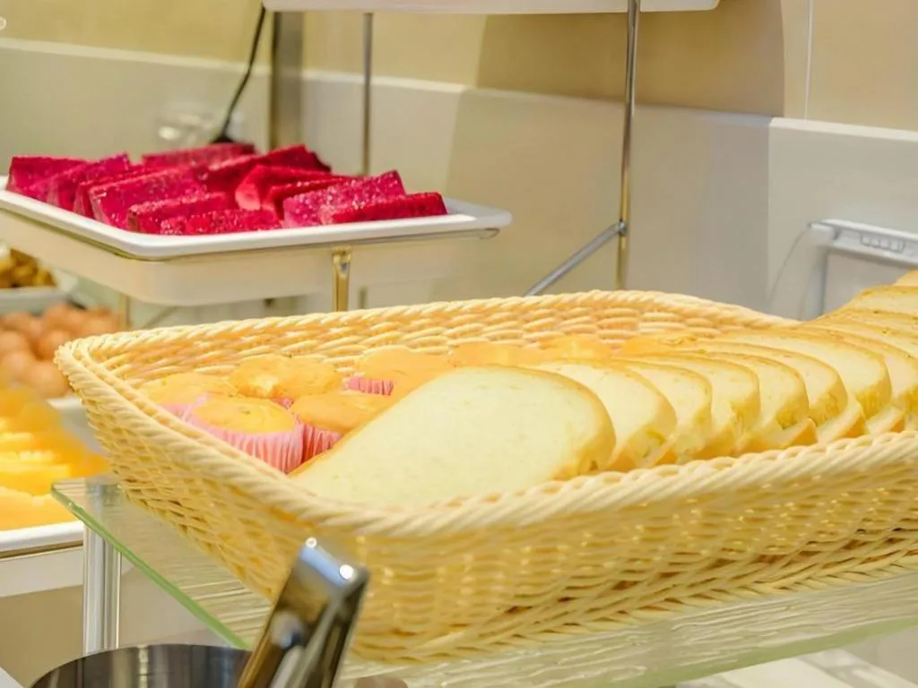 JTOUR Inn Hechi Yizhou Municipal Central Plaza