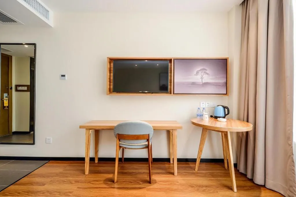 JTOUR Inn Hechi Yizhou Municipal Central Plaza