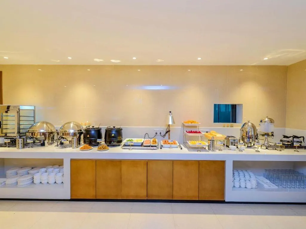 JTOUR Inn Hechi Yizhou Municipal Central Plaza