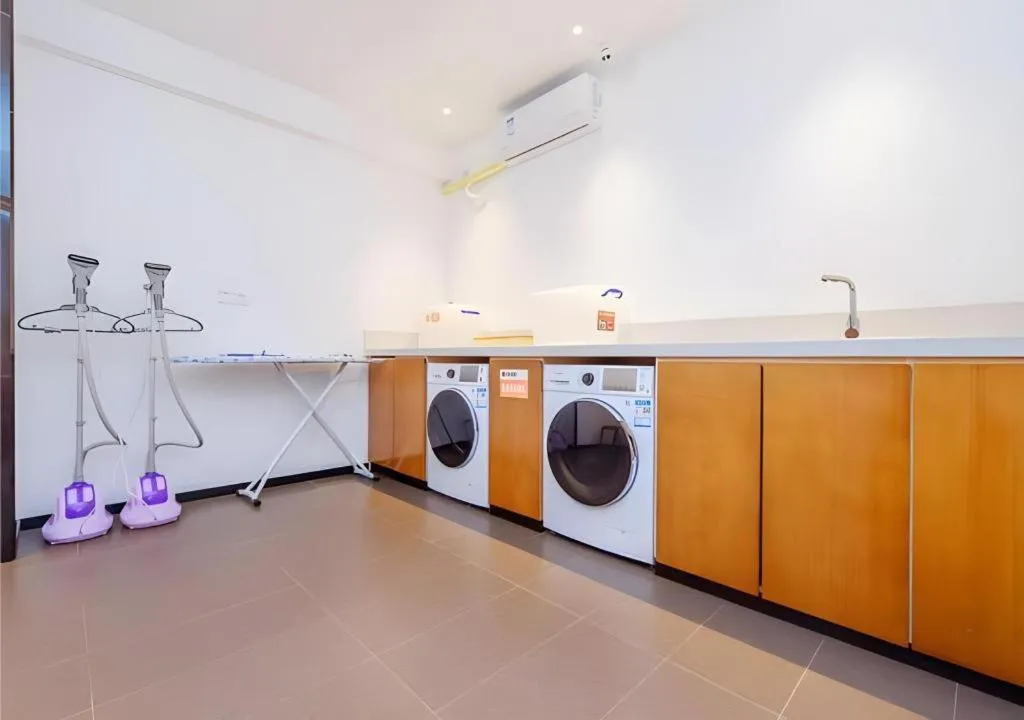 JTOUR Inn Hechi Yizhou Municipal Central Plaza