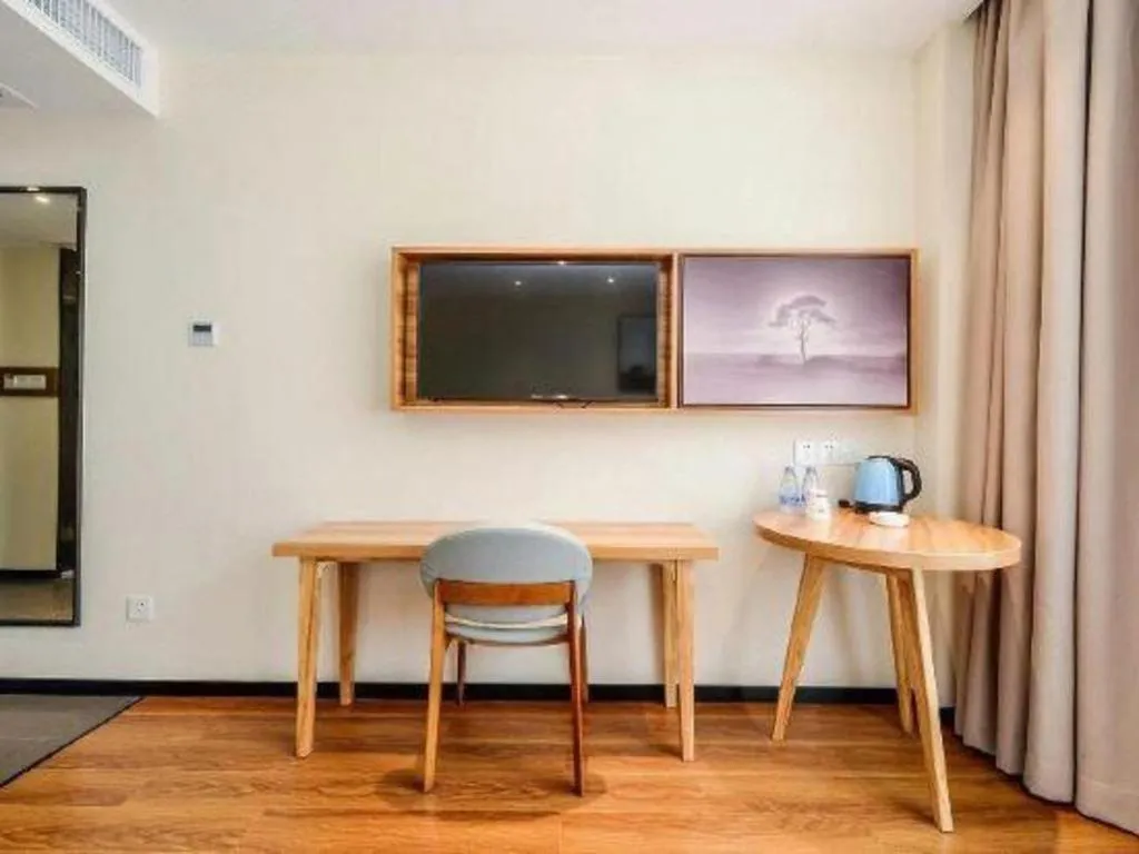 JTOUR Inn Hechi Yizhou Municipal Central Plaza