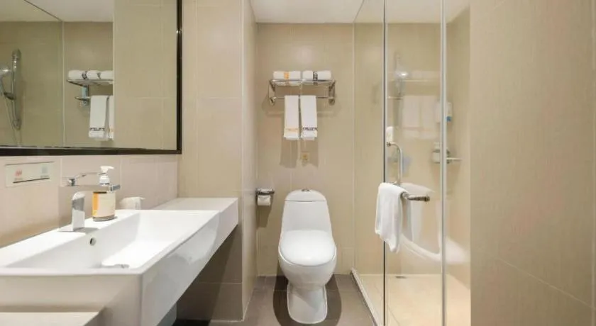 JTOUR Inn Hechi Yizhou Municipal Central Plaza