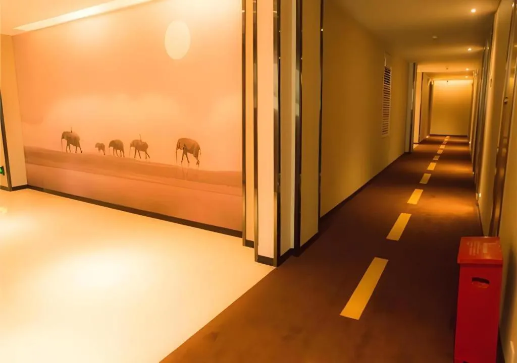 JTOUR Inn Hechi Yizhou Municipal Central Plaza