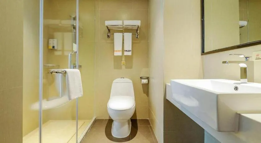 JTOUR Inn Hechi Yizhou Municipal Central Plaza