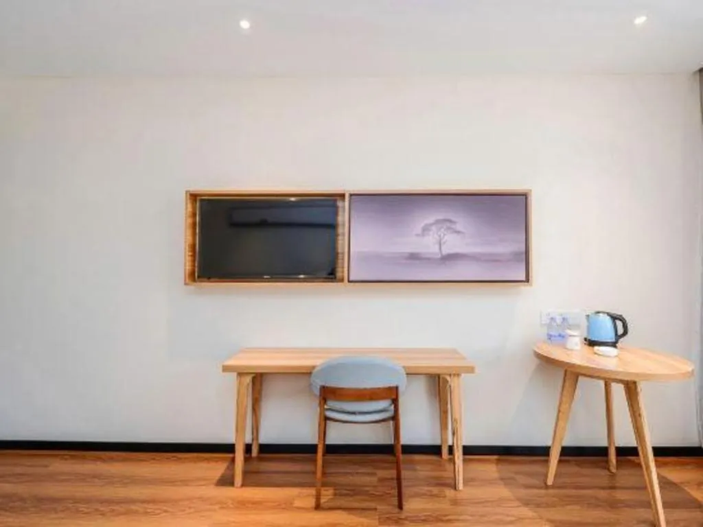 JTOUR Inn Hechi Yizhou Municipal Central Plaza