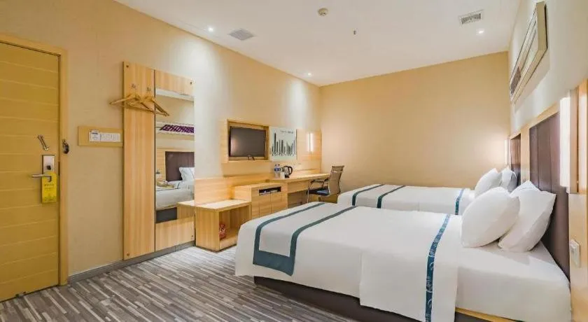 Bed in City Comfort Inn Guangzhou Shangxiajiu Hualin Temple Chenjiaci Metro Station