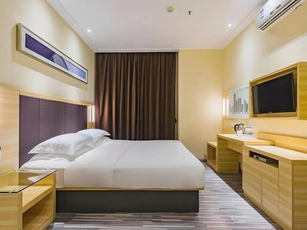 Bed in City Comfort Inn Guangzhou Shangxiajiu Hualin Temple Chenjiaci Metro Station