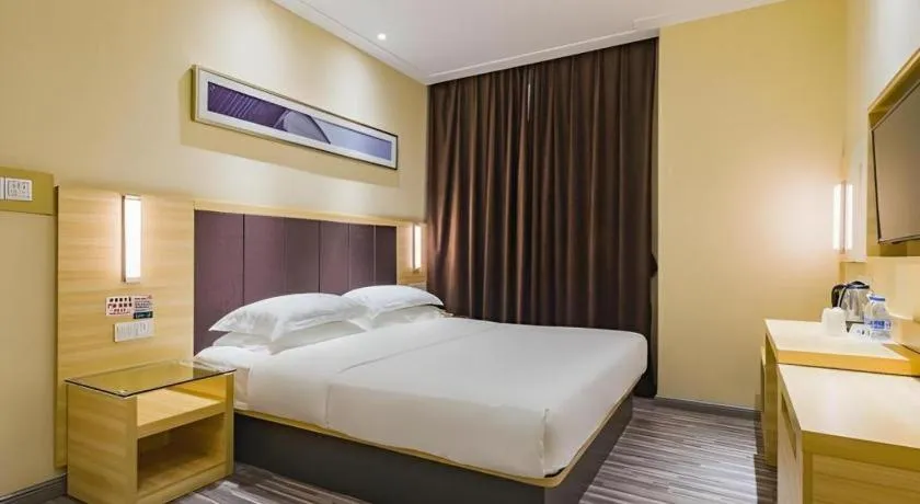 Bed in City Comfort Inn Guangzhou Shangxiajiu Hualin Temple Chenjiaci Metro Station