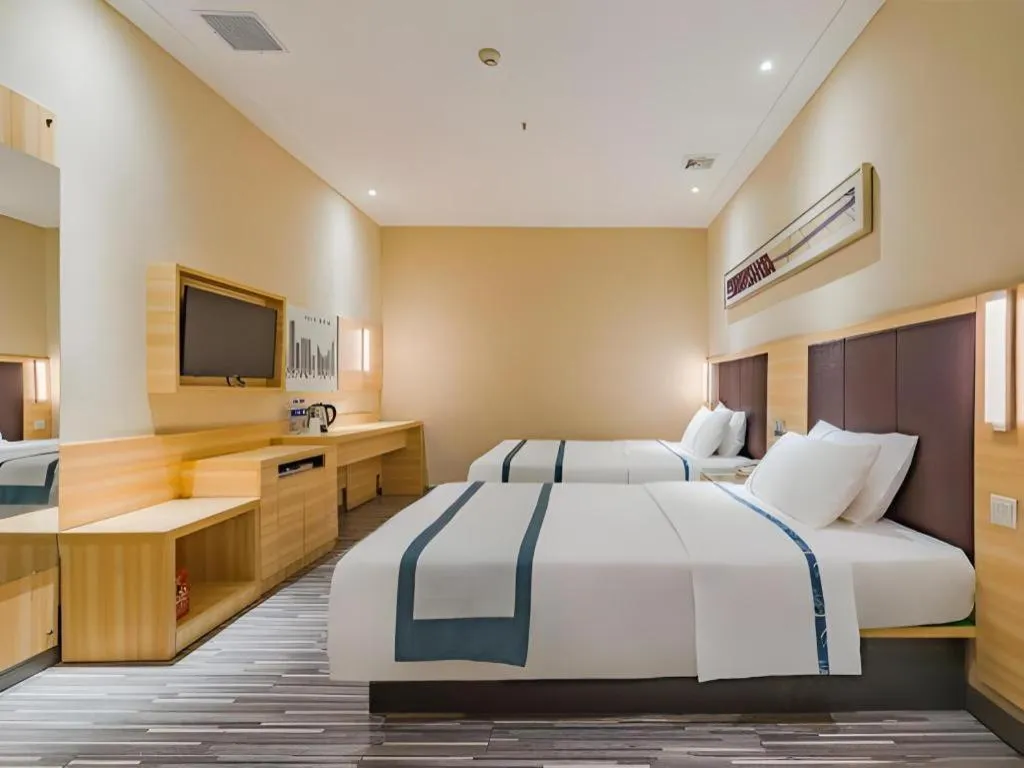 Bed in City Comfort Inn Guangzhou Shangxiajiu Hualin Temple Chenjiaci Metro Station