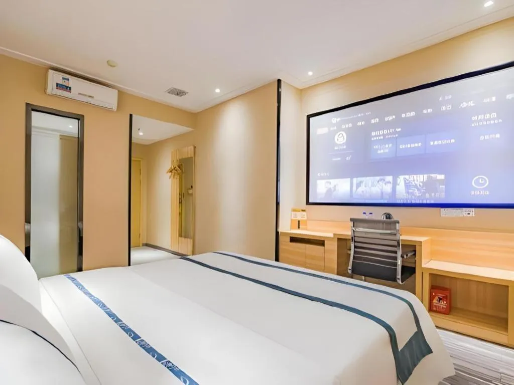 Bed in City Comfort Inn Guangzhou Shangxiajiu Hualin Temple Chenjiaci Metro Station