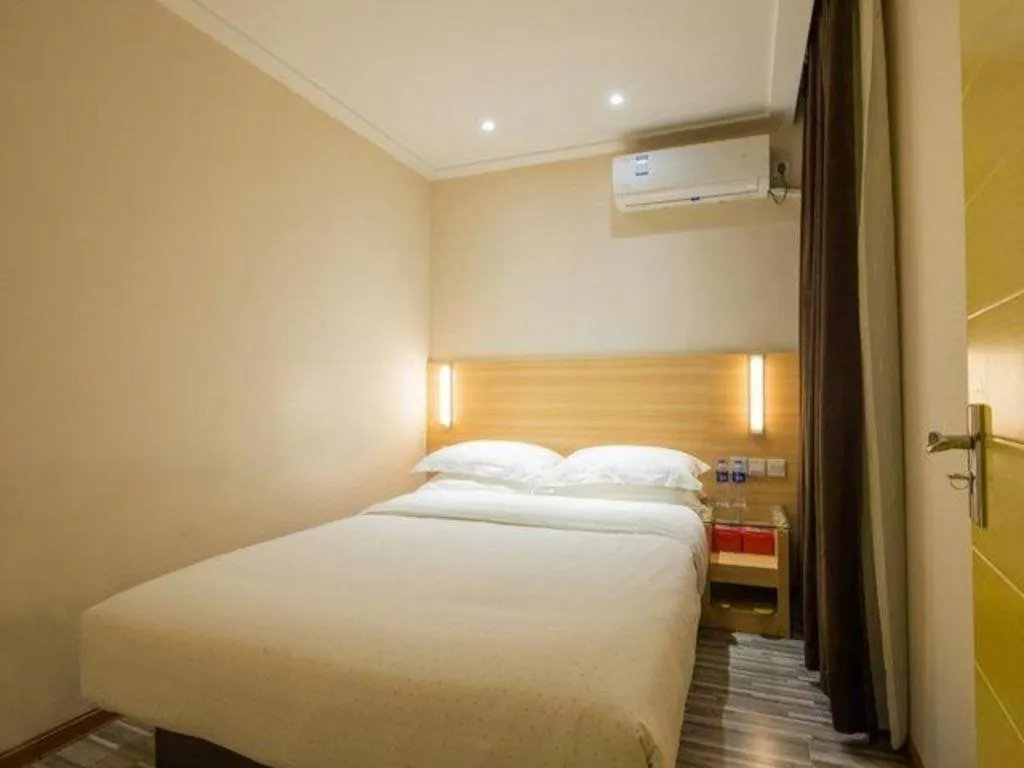Bed in City Comfort Inn Wuhan Guanggu Textile University