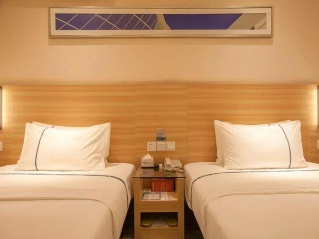 Bed in City Comfort Inn Wuhan Guanggu Textile University