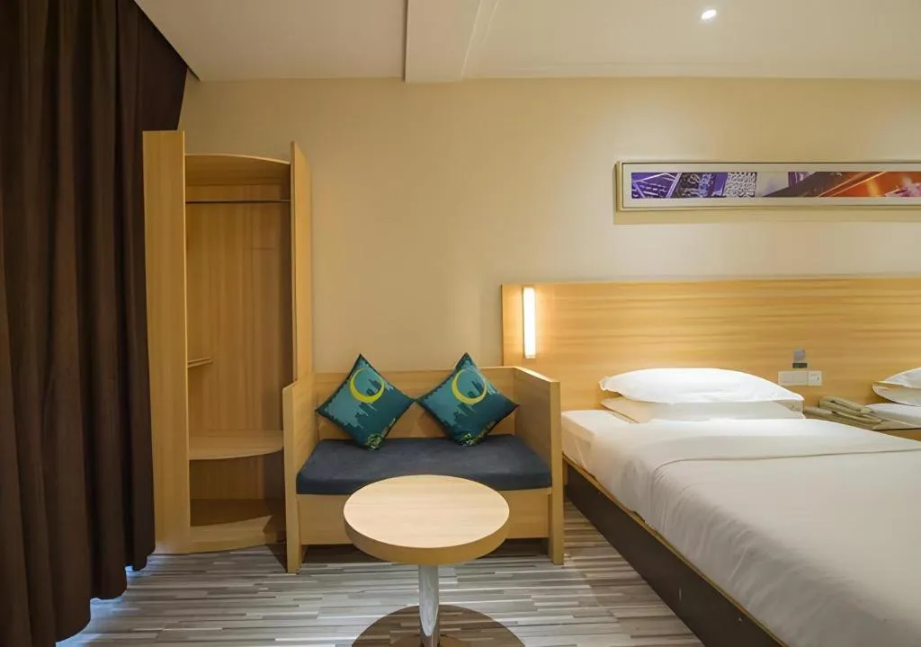 Bed in City Comfort Inn Wuhan Guanggu Textile University