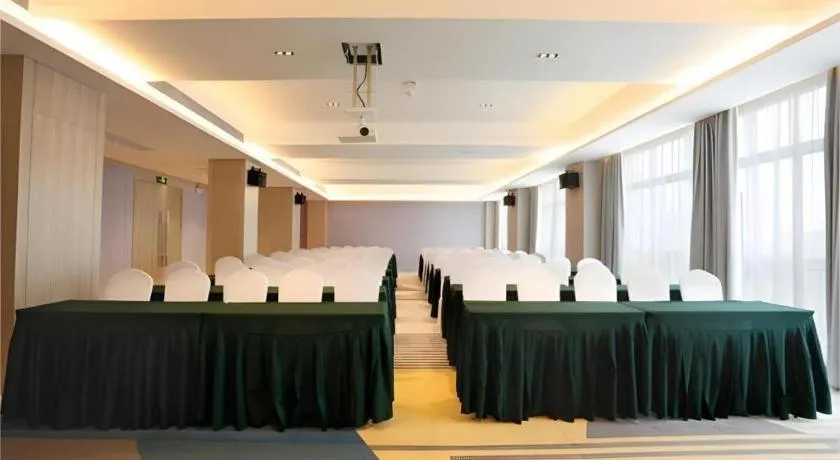 Bed in Echarm Hotel Liuzhou Liunan Wanda Plaza