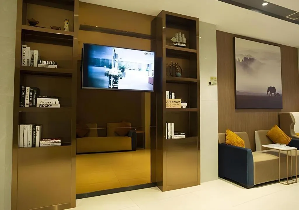 Jtour Inn Huanggang Wuxue City Square