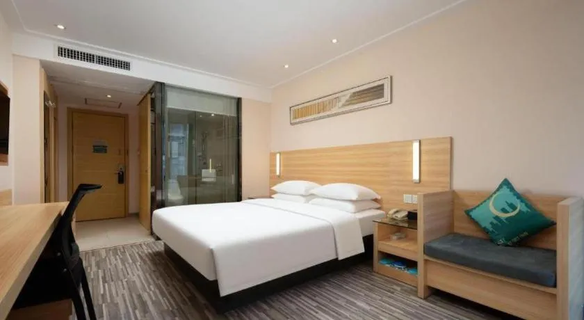 Bed in City Comfort Inn Wuhan Panlongcheng Baishang Shopping Center