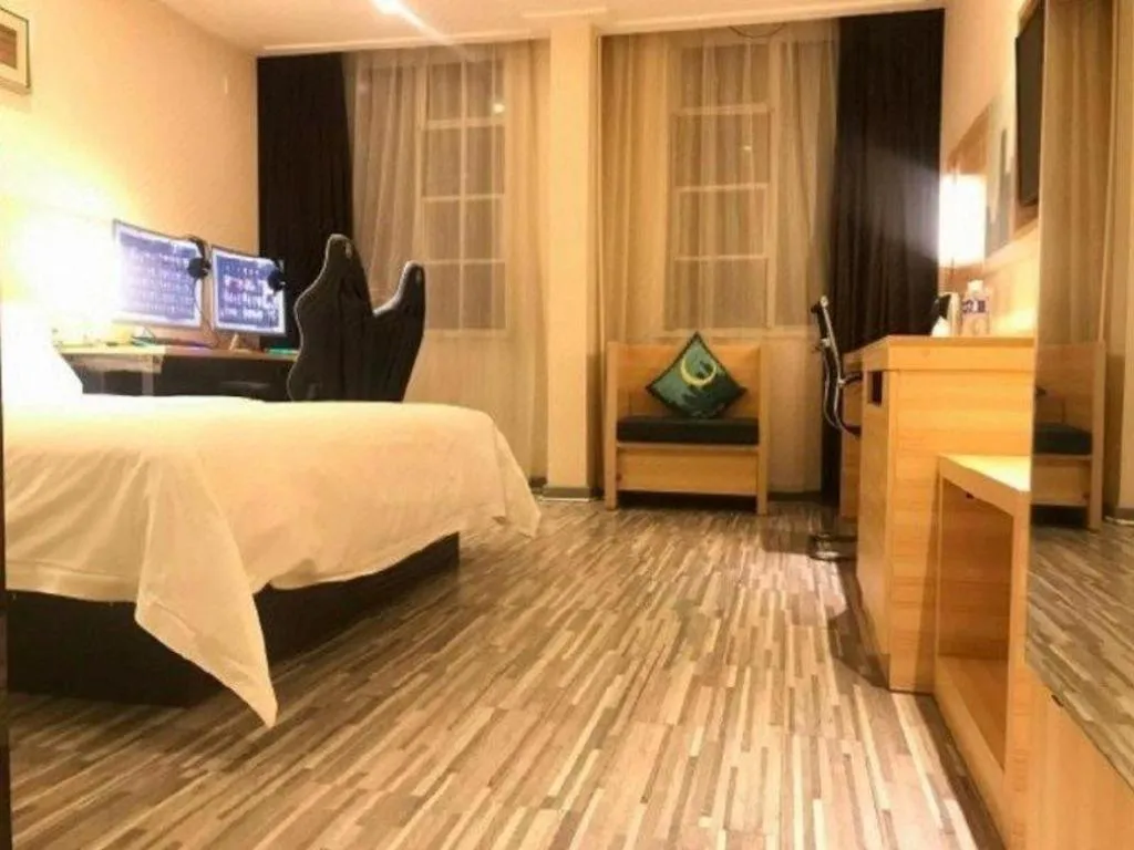 Bed in City Comfort Inn Wuhan Panlongcheng Baishang Shopping Center