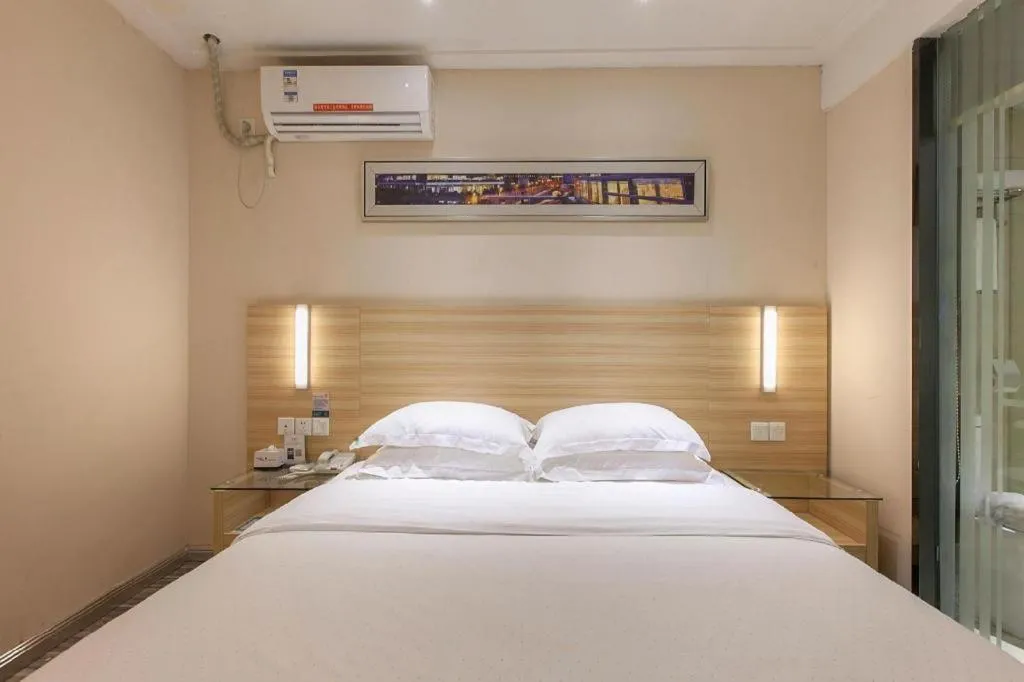 Bed in City Comfort Inn Hankou Railway Station Tangjiadun Wanda Plaza
