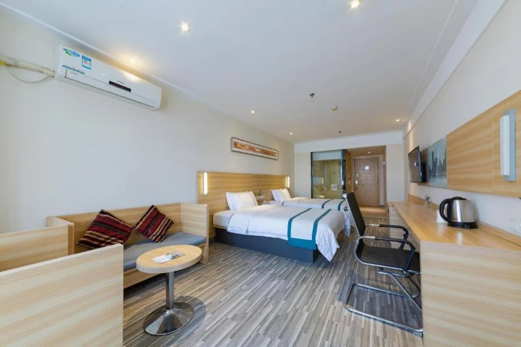 Bed in City Comfort Inn Wuhan Sports Center Sanjiaohu Metro Station