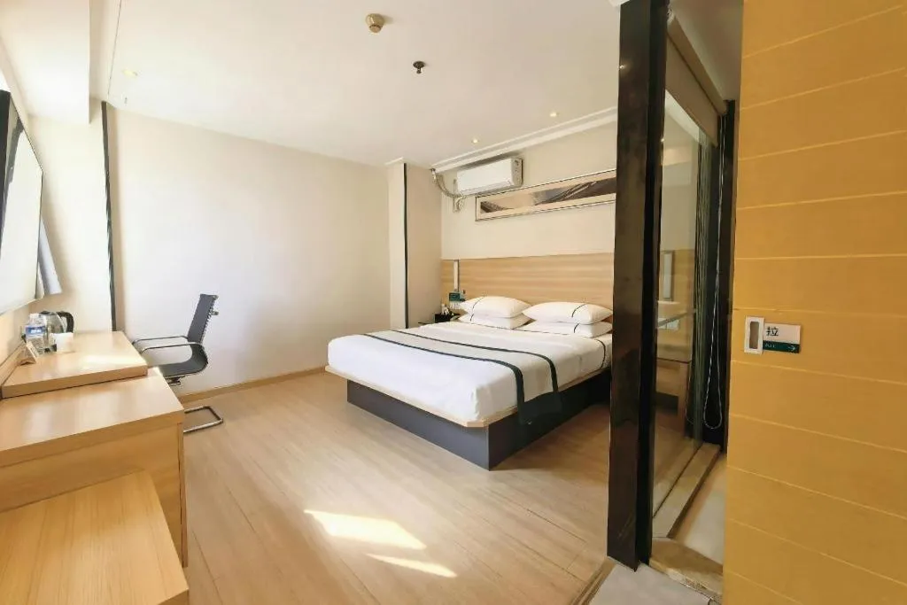 Bed in City Comfort Inn Wuhan Sports Center Sanjiaohu Metro Station