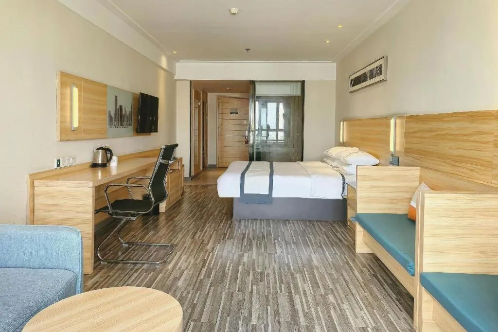 Bed in City Comfort Inn Wuhan Sports Center Sanjiaohu Metro Station