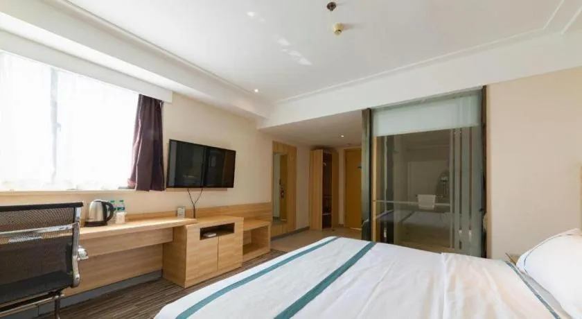 Bed in City Comfort Inn Wuhan Sports Center Sanjiaohu Metro Station