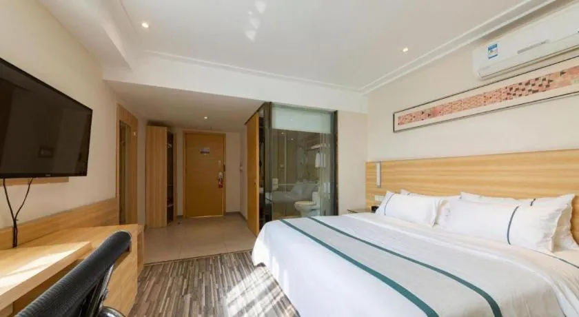 Bed in City Comfort Inn Wuhan Sports Center Sanjiaohu Metro Station