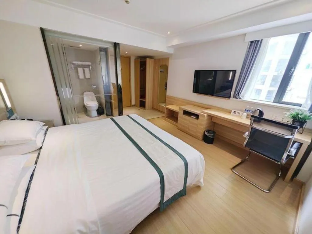 Bed in City Comfort Inn Wuhan Sports Center Sanjiaohu Metro Station