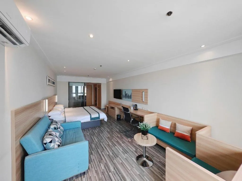 Bed in City Comfort Inn Wuhan Sports Center Sanjiaohu Metro Station