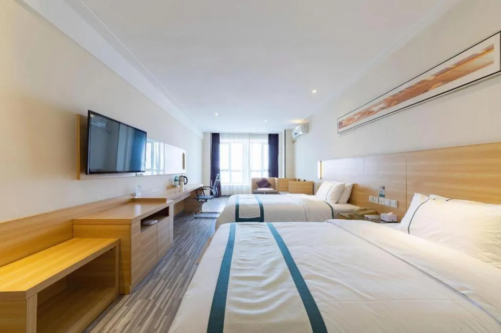 Bed in City Comfort Inn Wuhan Sports Center Sanjiaohu Metro Station