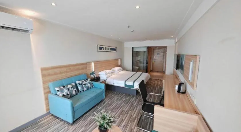 Bed in City Comfort Inn Wuhan Sports Center Sanjiaohu Metro Station