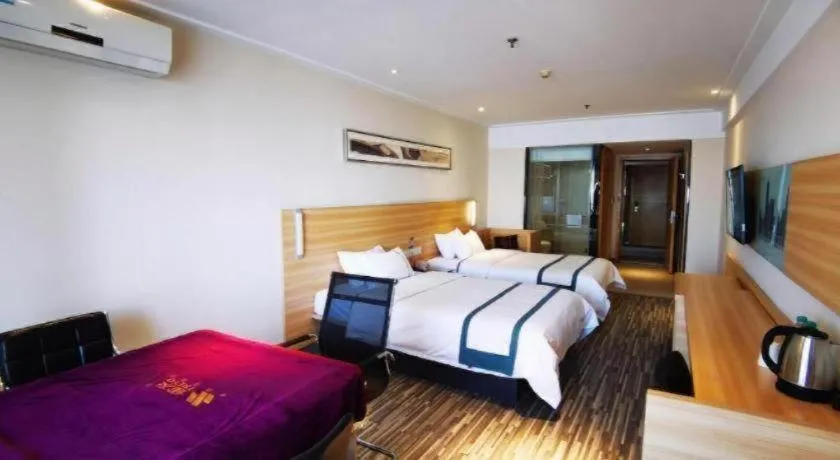 Bed in City Comfort Inn Wuhan Sports Center Sanjiaohu Metro Station