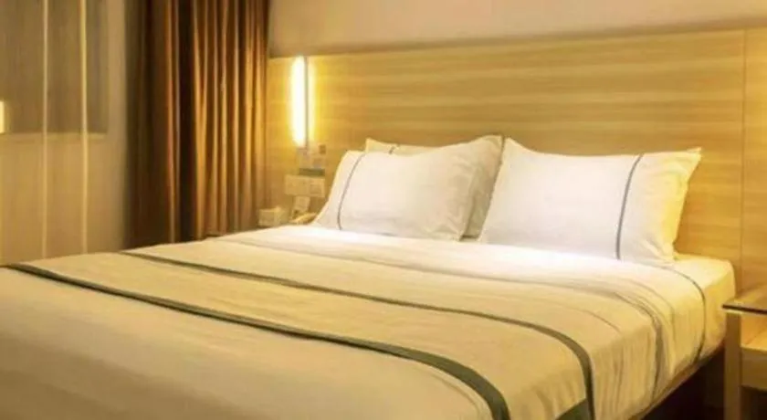 Bed in City Comfort Inn Guangzhou Tower Kecun Metro Station Dunhe